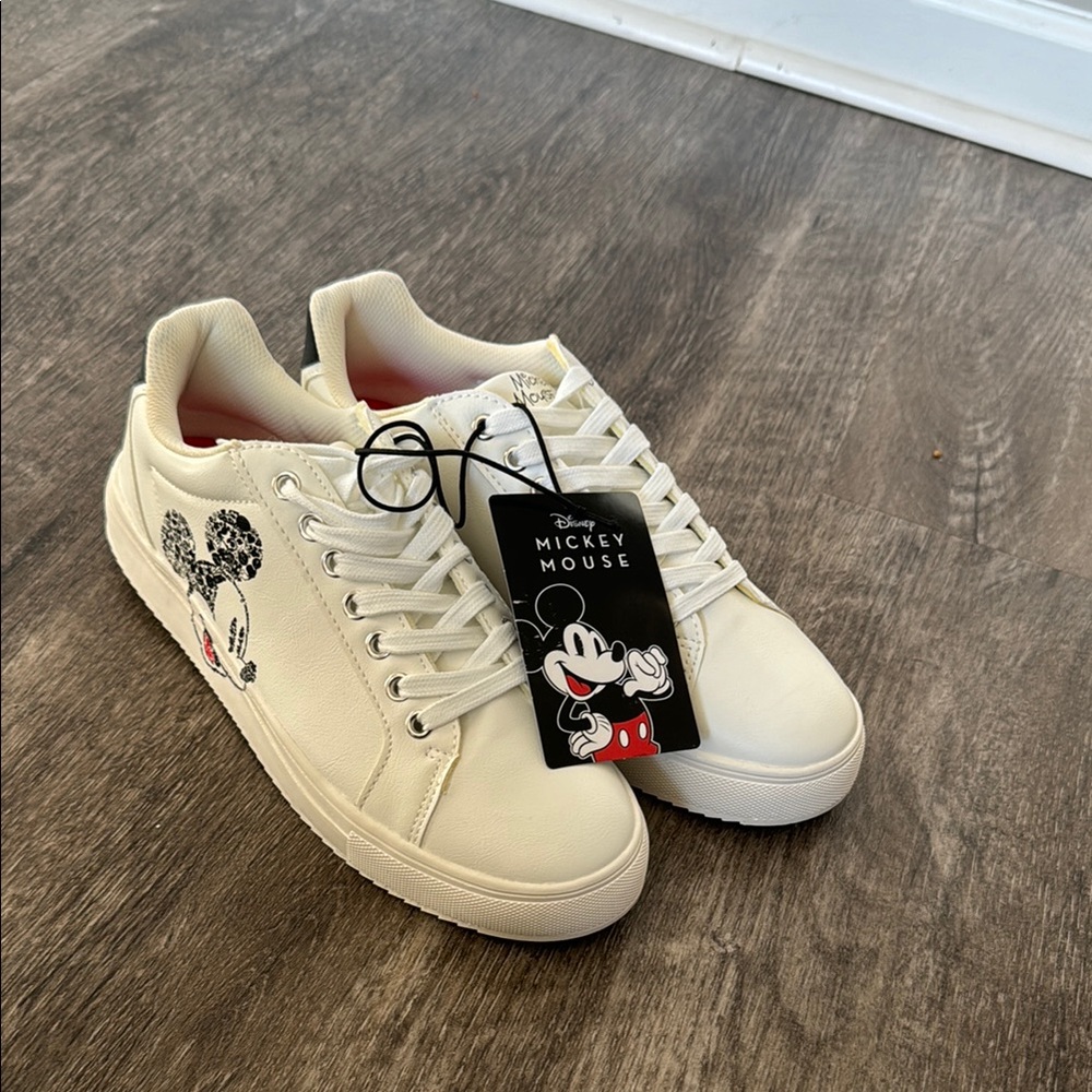 Disney Mickey Mouse character court sneaker